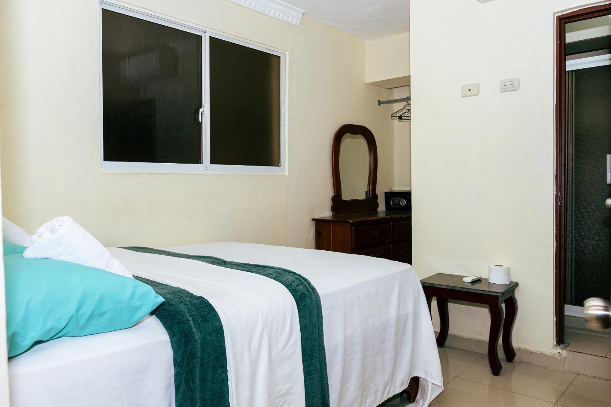 Bnb Tropical Island Aparthotel - Corales Del Sur - Santo Domingo Este Exterior foto